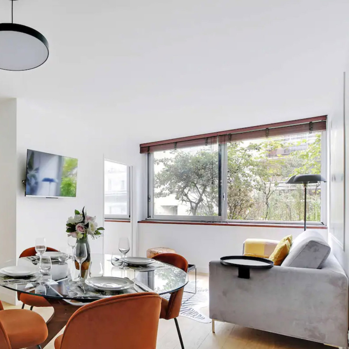 Transformation d'un plateau de bureaux en meublés touristiques